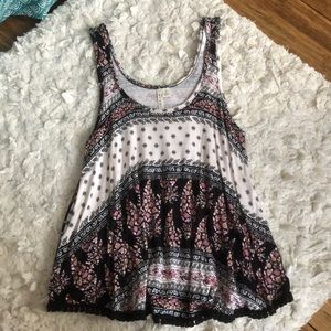 Francesca’s Flowy Patterned Tank Top